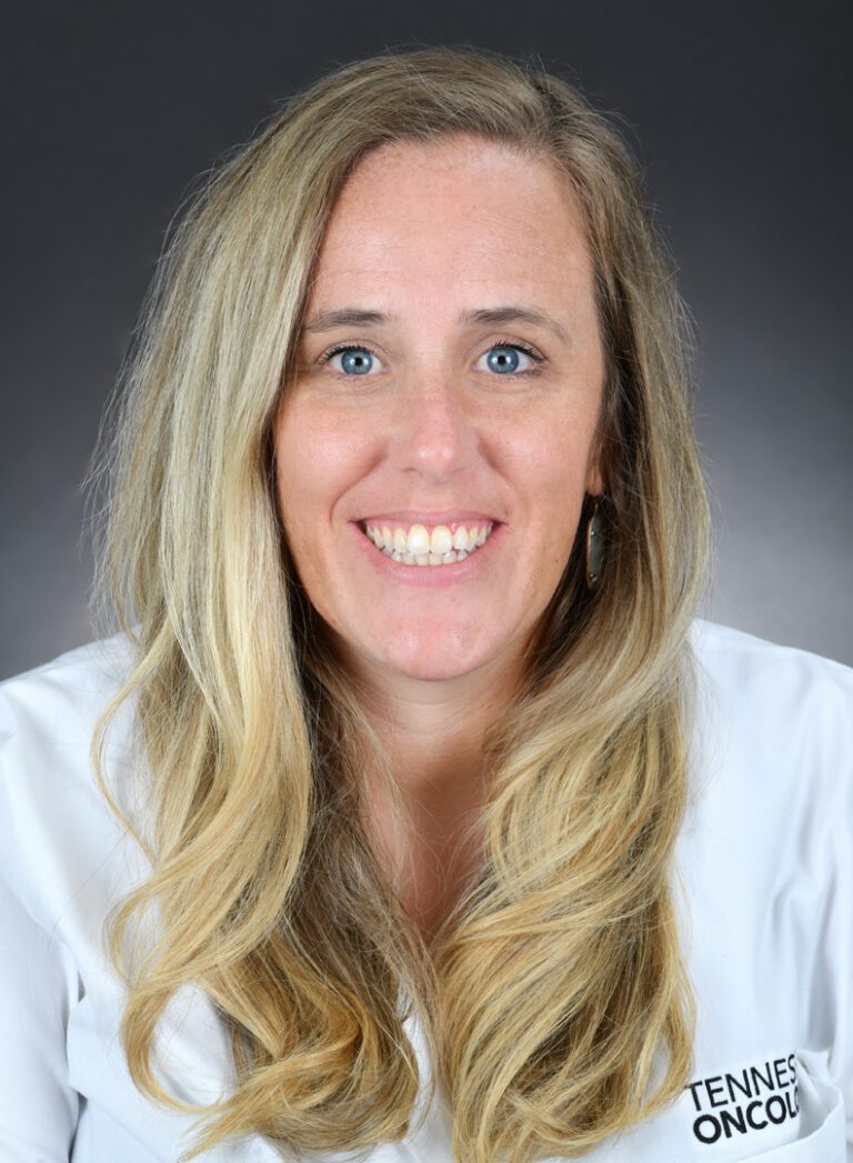 LaurenHunt60a 768x1047